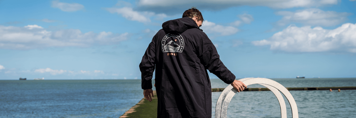 Zone3 changing robe for cold water swimming
