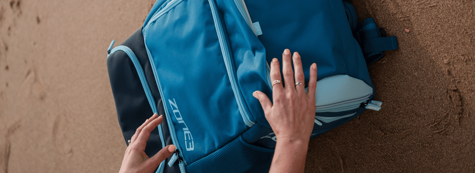 Zone3 triathlon transition bag in Teal