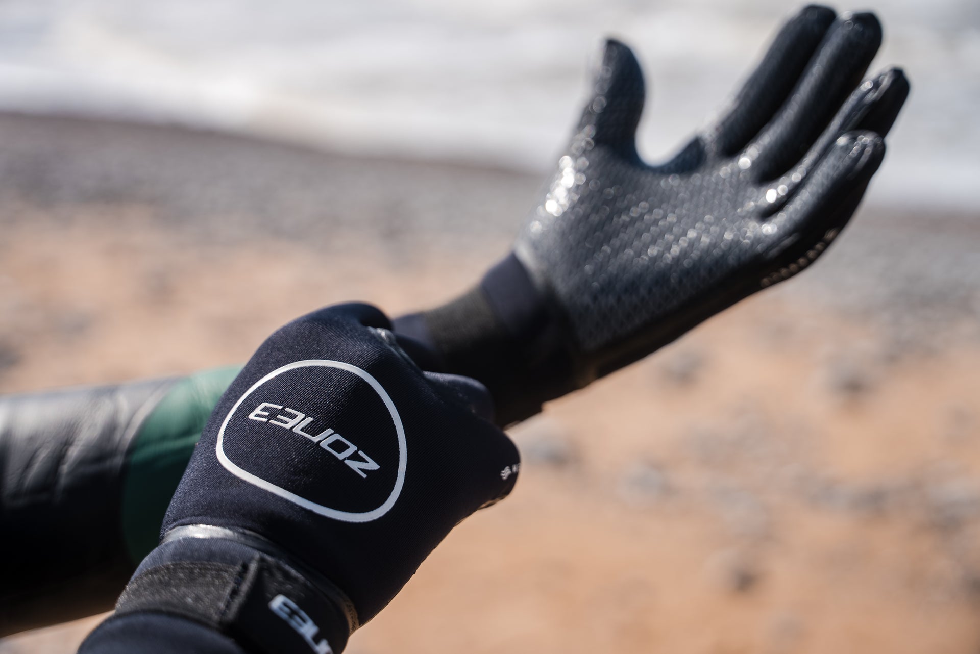 zone3 neopren handschuhe Heat-Tech Swim Gloves for Ultimate Warmth and Comfort – ZONE3