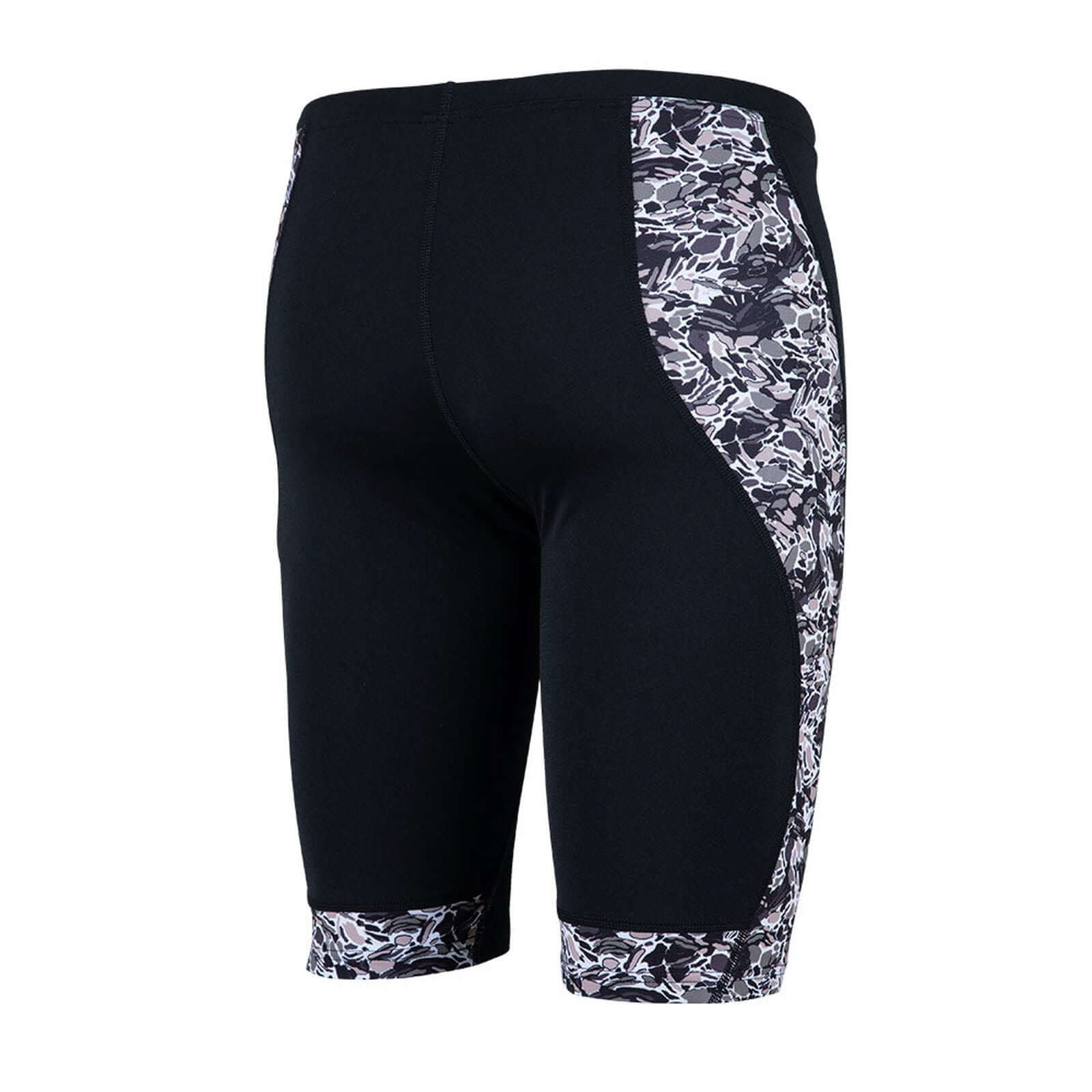 Schwarze Badehose mit Pacific Koa-Print an den Seiten in Schwarz, Weiß und Lila. Verfügt über ein grünes ZONE3-Logo auf dem Vorderbein.